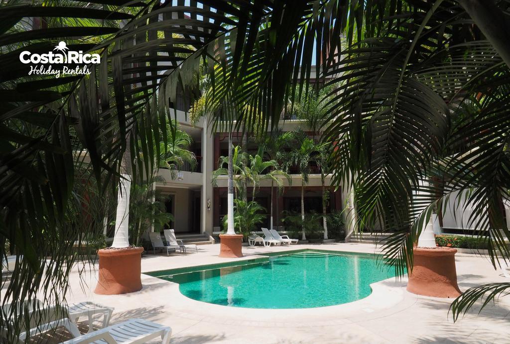 Luxury Pool View Access - M16 Apartment *