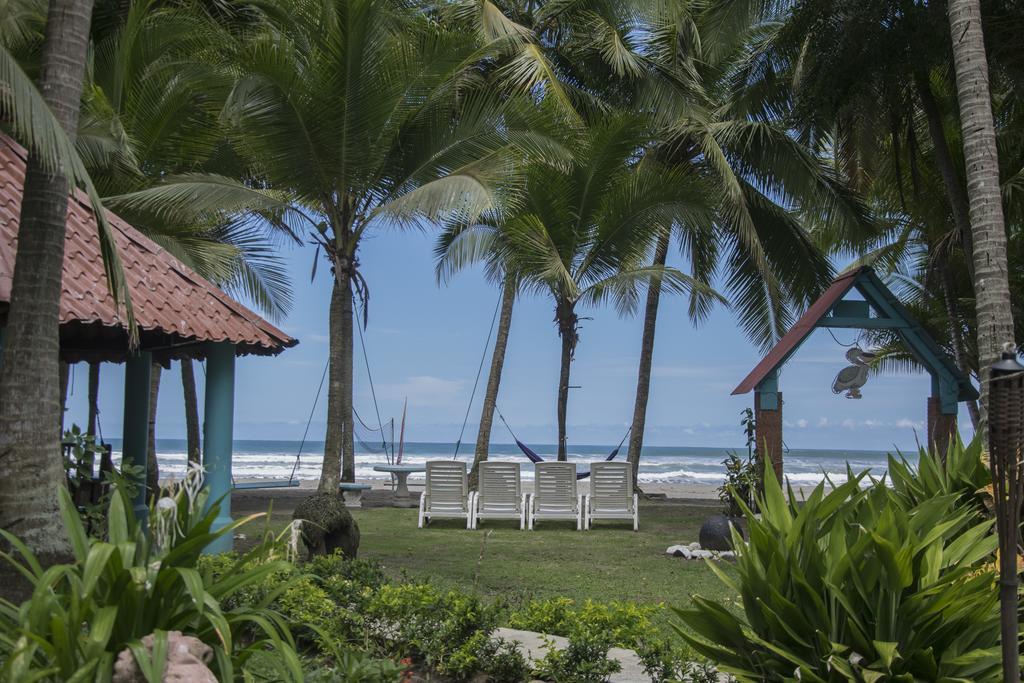 Pelican Beachfront Hotel 3*