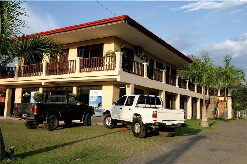 Blue Palm Hotel