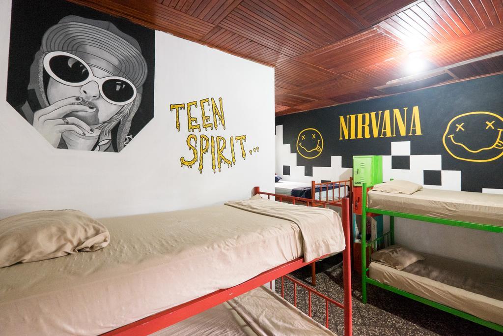 Pura Vida Hostel *