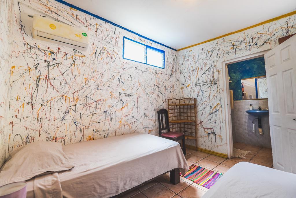 Pura Vida Hostel *