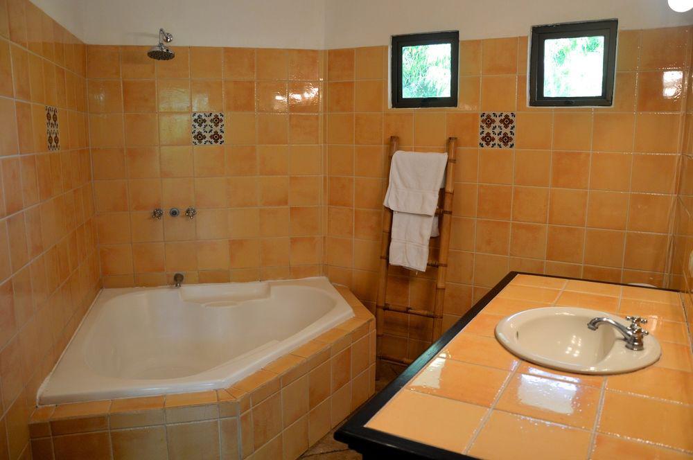 Hacienda Jj 3*