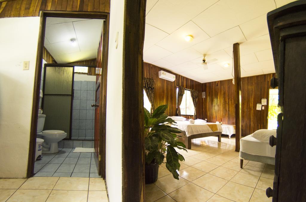 Hostel Manuel Antonio Hostel Resort *