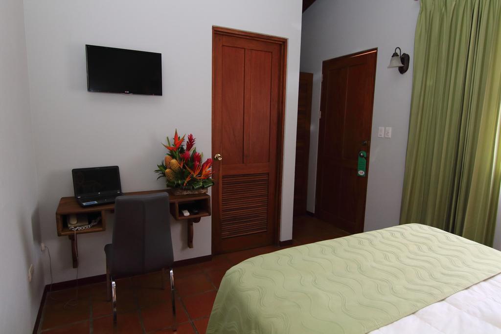 Del Sueno 3* Playa Hermosa (Guanacaste)