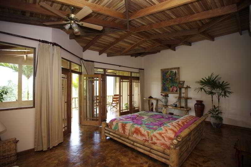 Hotel Lost Iguana And 4*