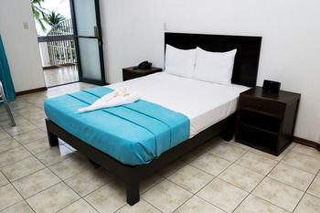Hotel La Punta 2*