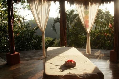 Luna Lodge Carate
