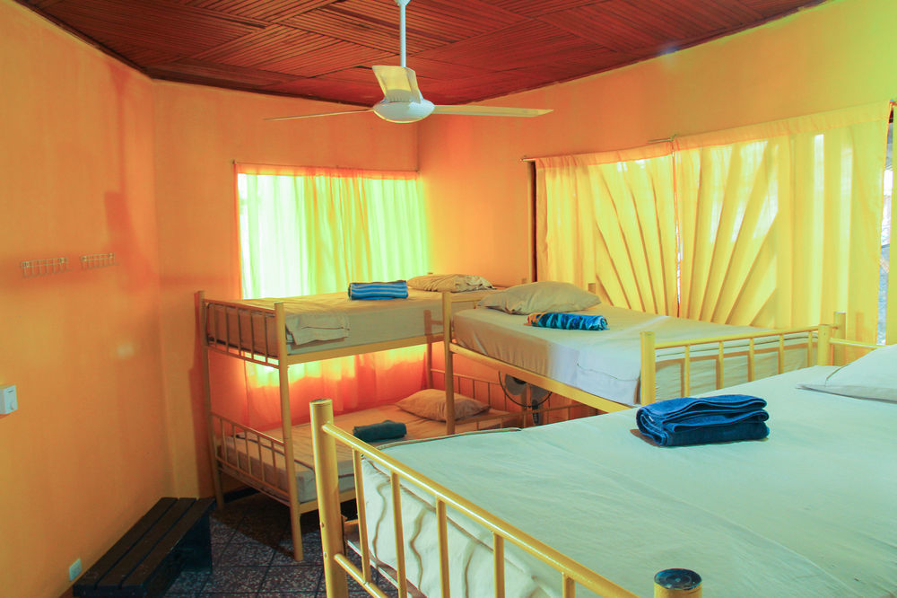 Pura Vida Hostel Tamarindo