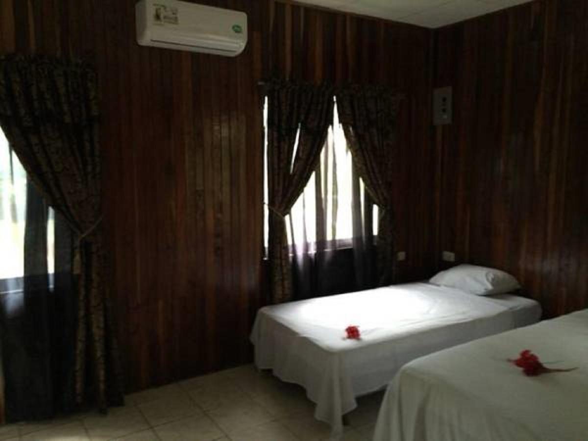 Manuel Antonio Hostel Resort Hostel *