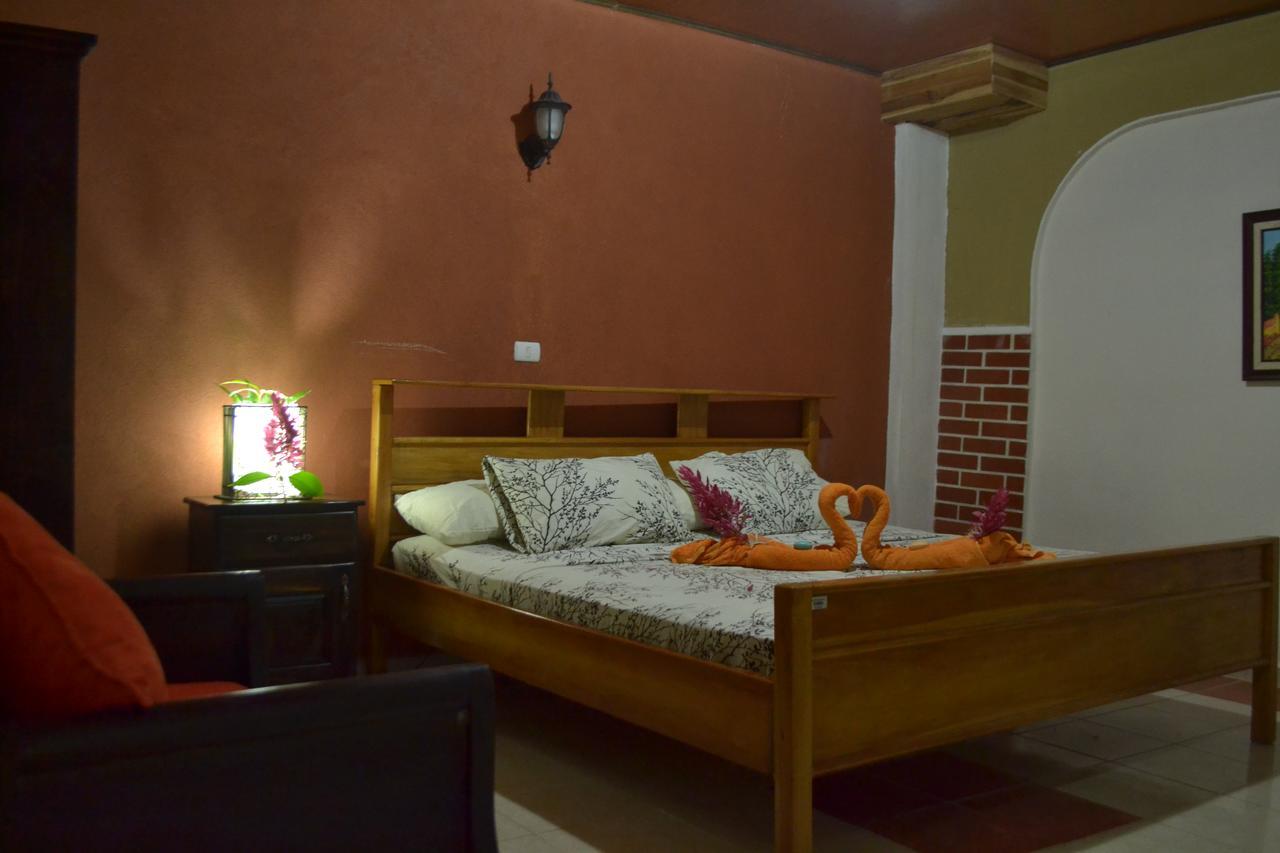 Rustico Santa Teresa Carmen (Puntarenas)