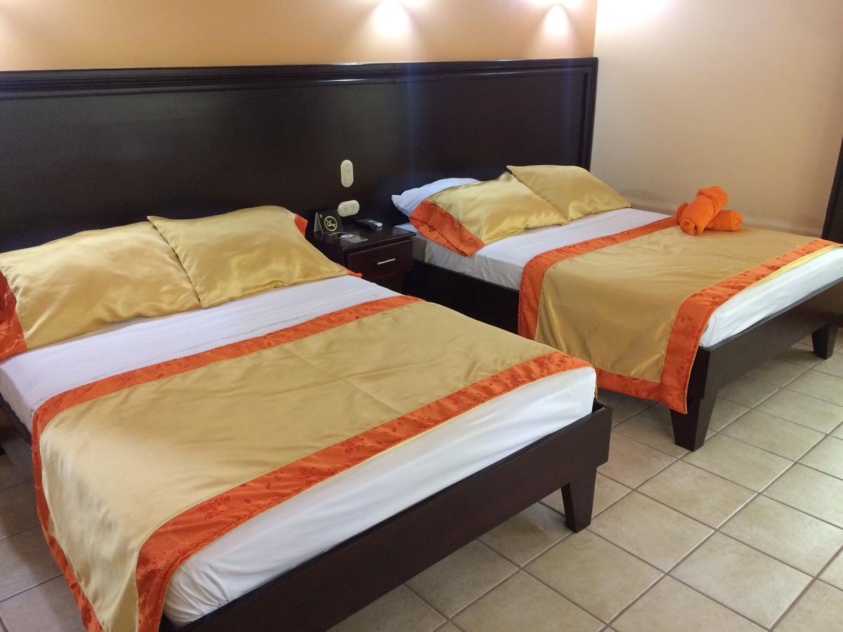 Mussaenda, Arenal Hotel La Fortuna