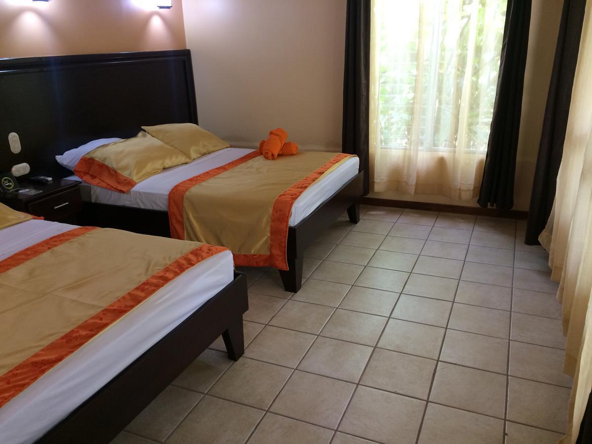 Mussaenda, Arenal Hotel
