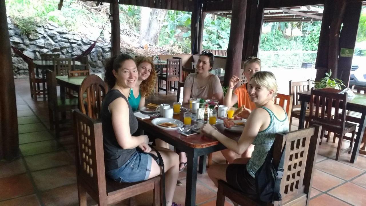 Manuel Antonio Hostel Resort Hostel *
