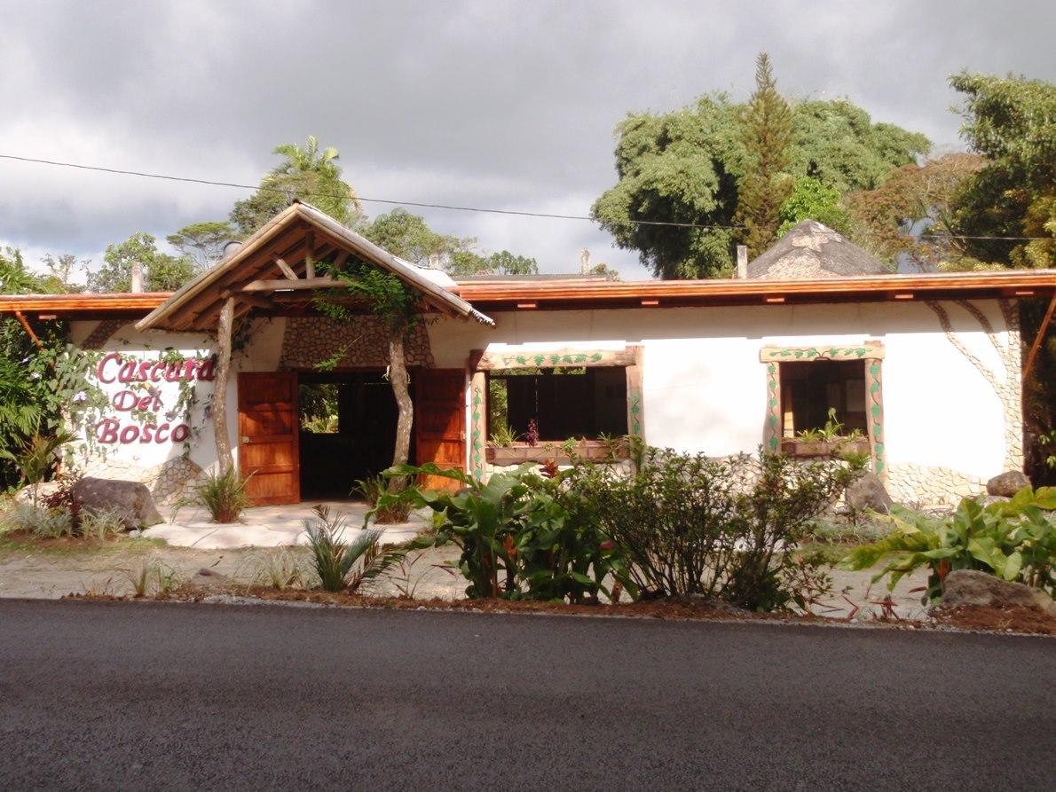 Cascata Del Bosco Cabinas Hotel 4*