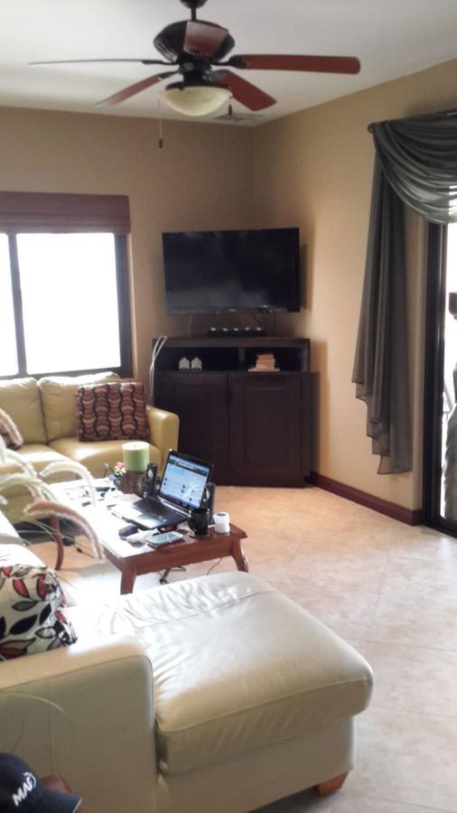 Tres Regalos Condominium Beach Club Apartment *
