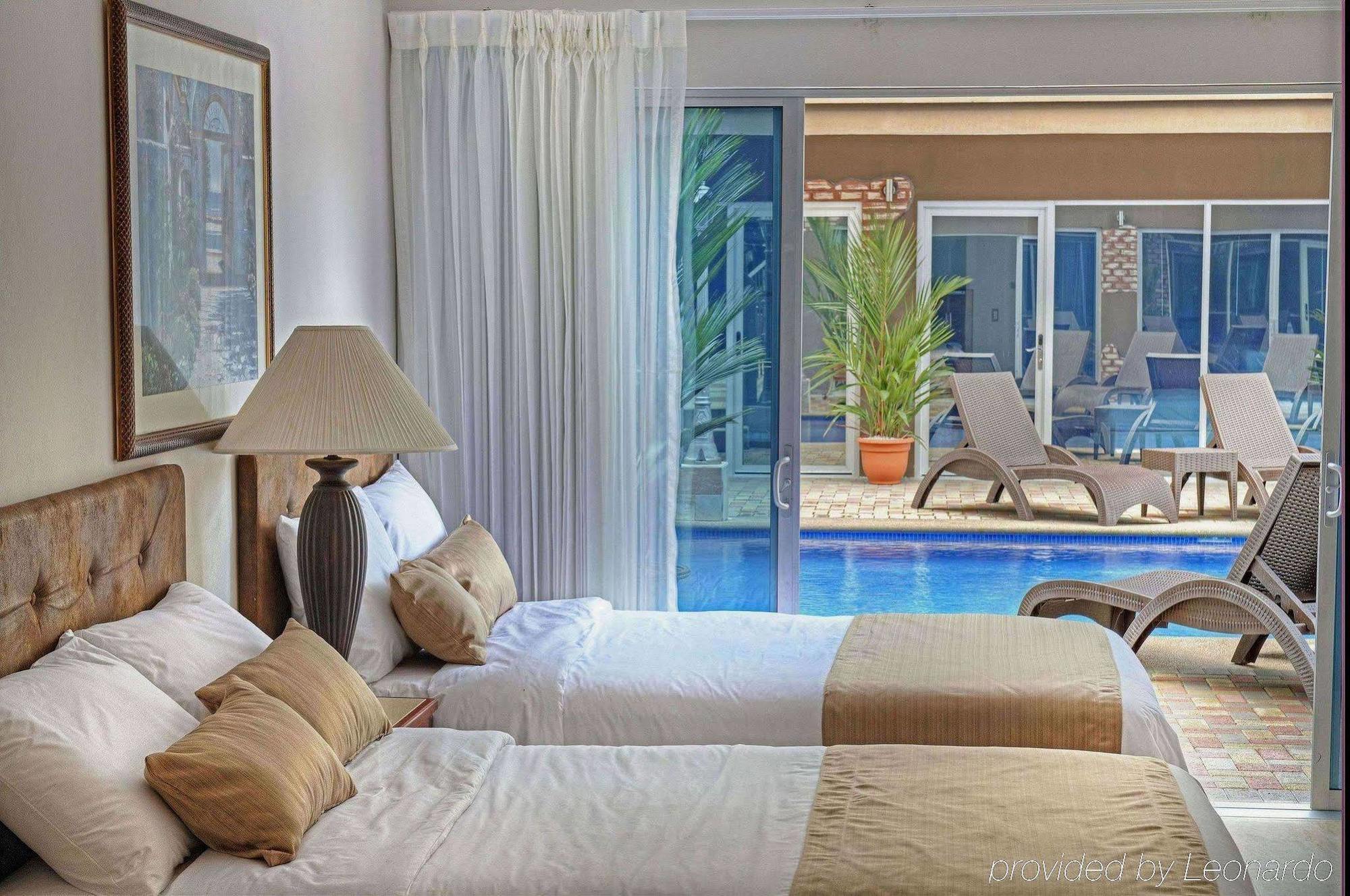 Beachfront Tramonto 3*