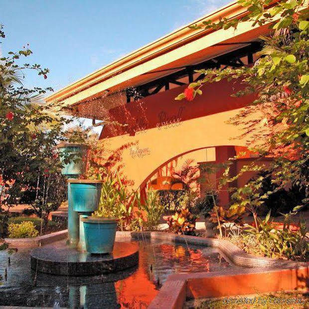 Hotel Getaways At Pueblo Real 2*