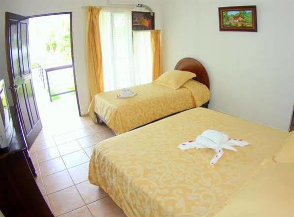 Pacifico Lunada Manuel Antonio