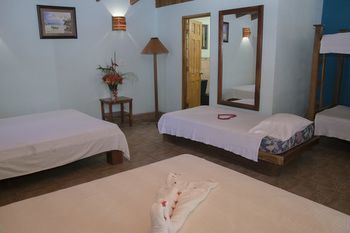 Pelican Beachfront Hotel Esterillos Este