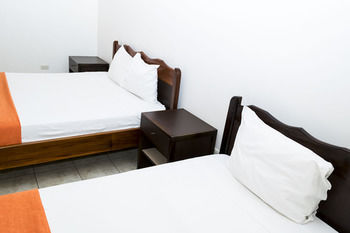 Hotel La Punta 2*