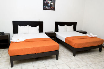 La Punta Hotel 2*