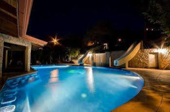 Villa Hermosa Heights *