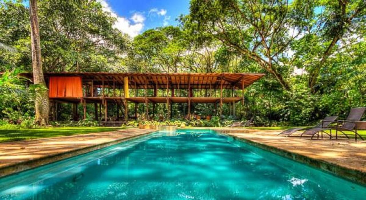 Iguana Resort