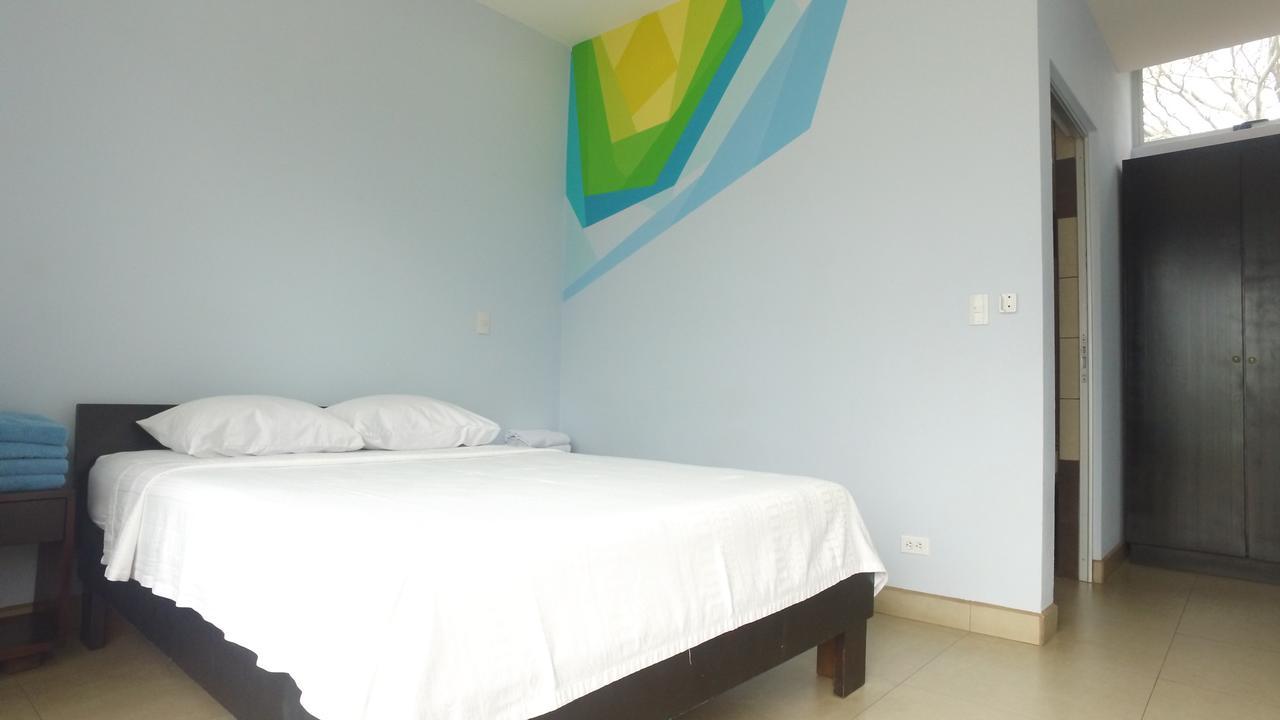 Room2board And Surf School Hostel Jaco