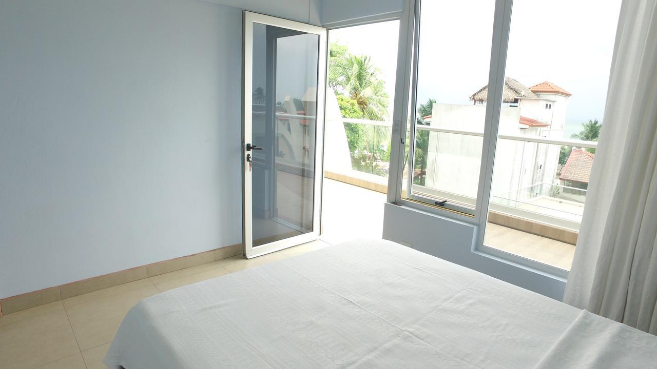 Room2board And Surf School Hostel *