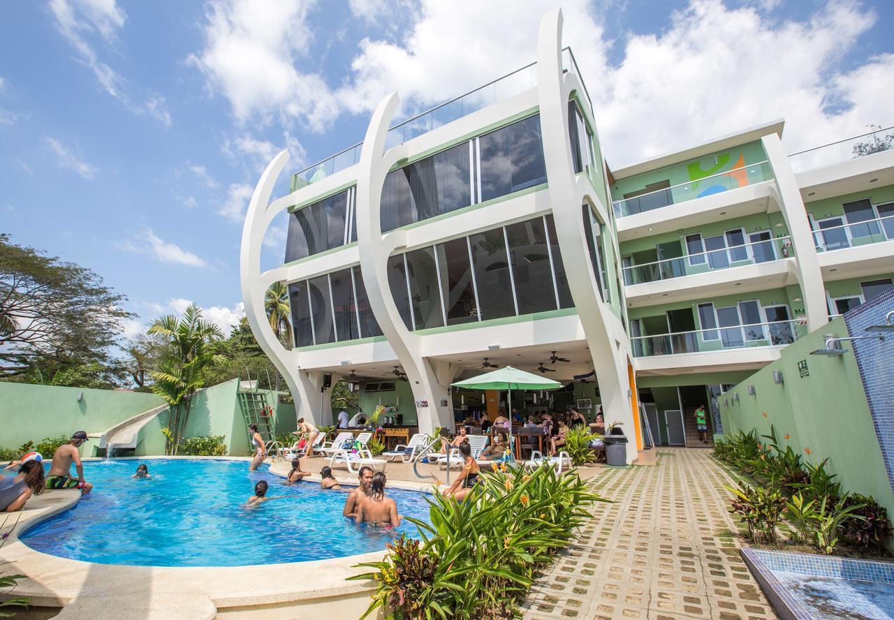Room2board And Surf School Hostel *