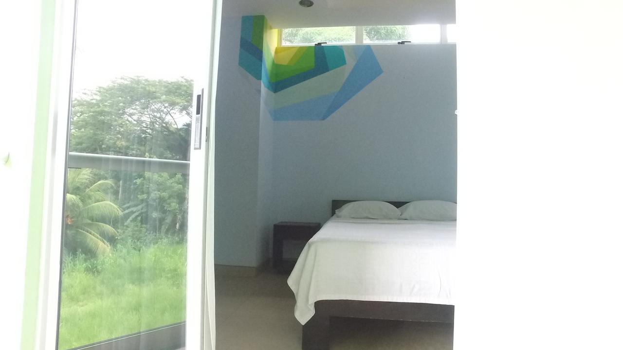 Room2board And Surf School Jaco