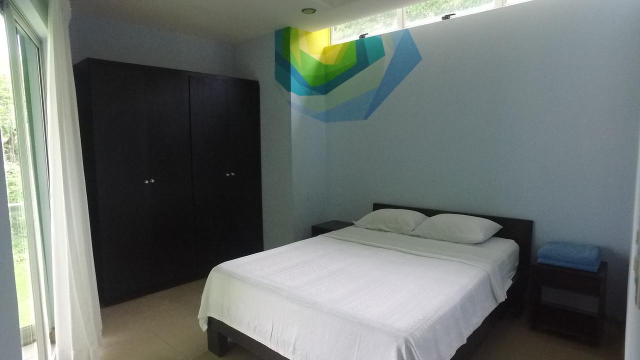 Hostel Room2board And Surf School *