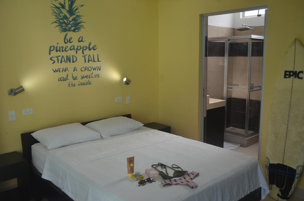 Hostel Room2board And Surf School Jaco