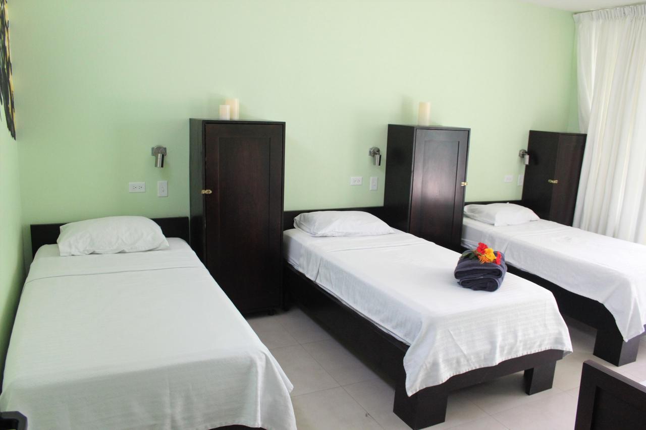 Hostel Room2board And Surf School Jaco