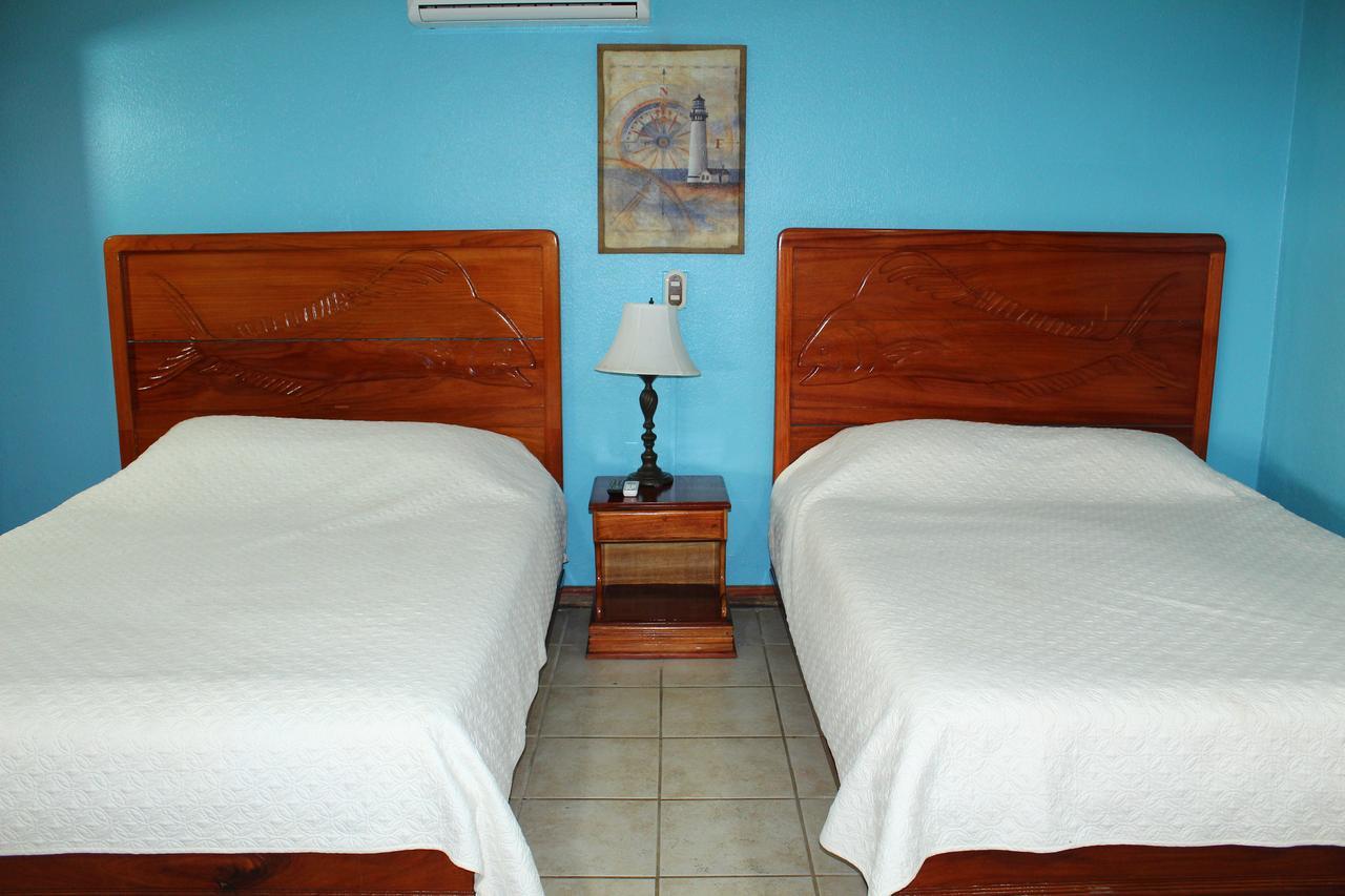 Fish Hook Marina Hotel 2*