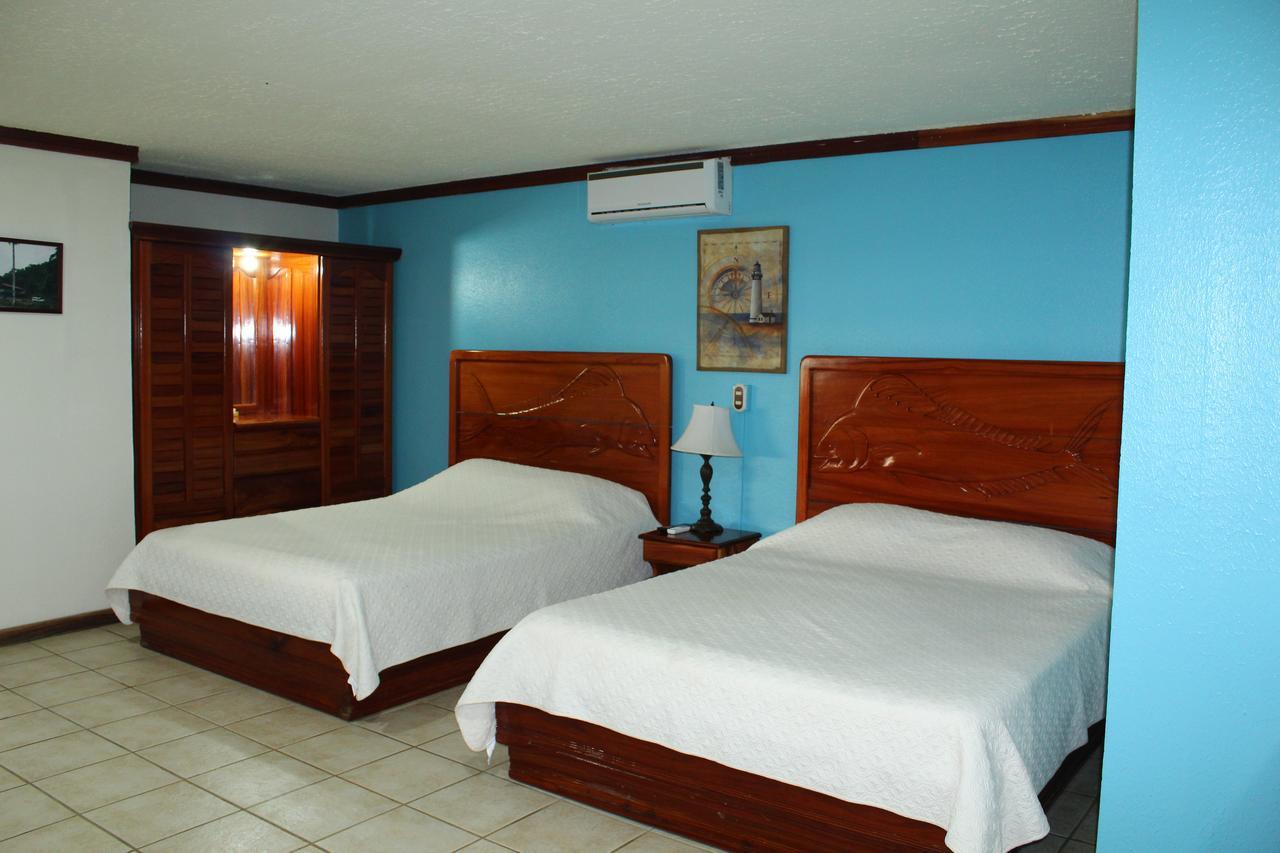 Hotel Fish Hook Marina 2*