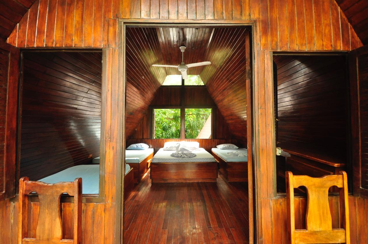 Howler Monkey Hotel