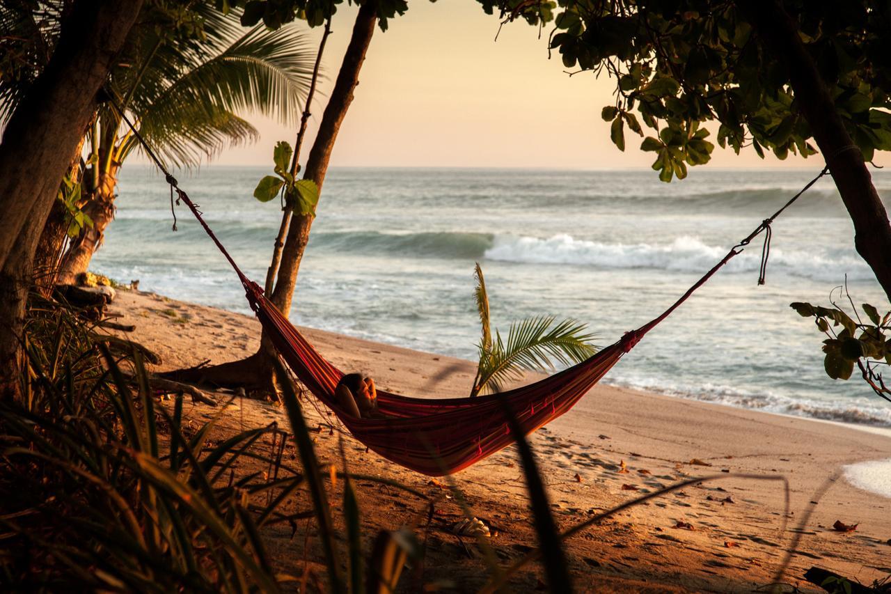Latitude 10 Exclusive Beach 4*