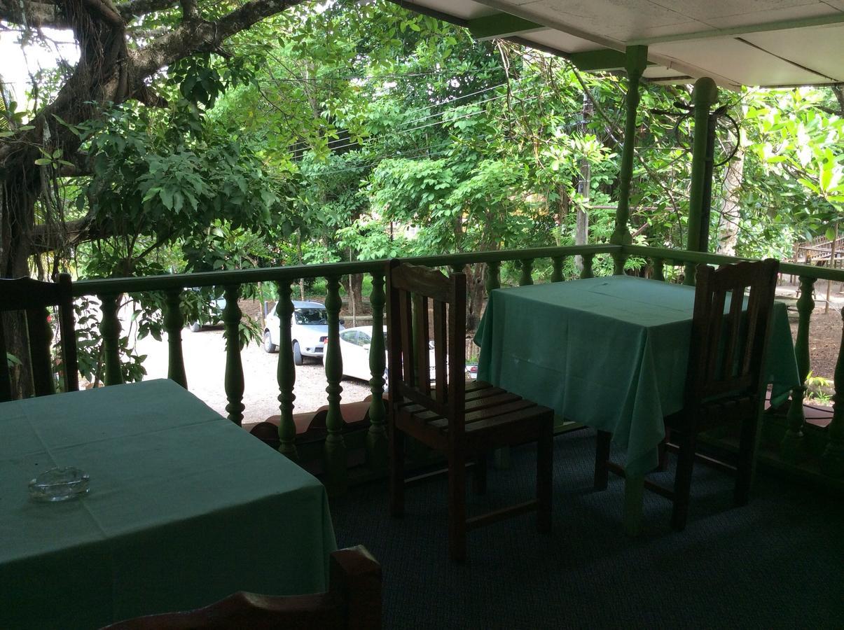 Montezuma Pacifico Hotel *