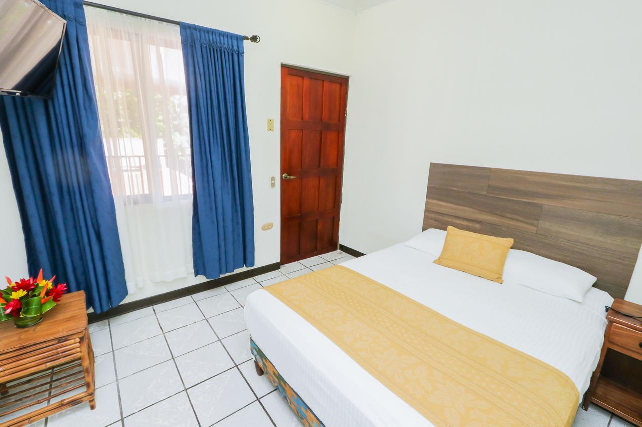 Hotel Flor Blanca