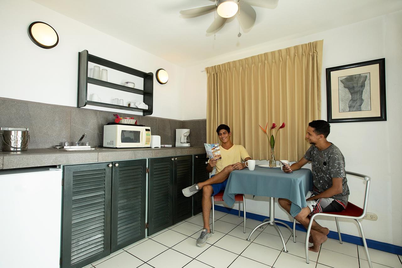 Gay Roca Hotel