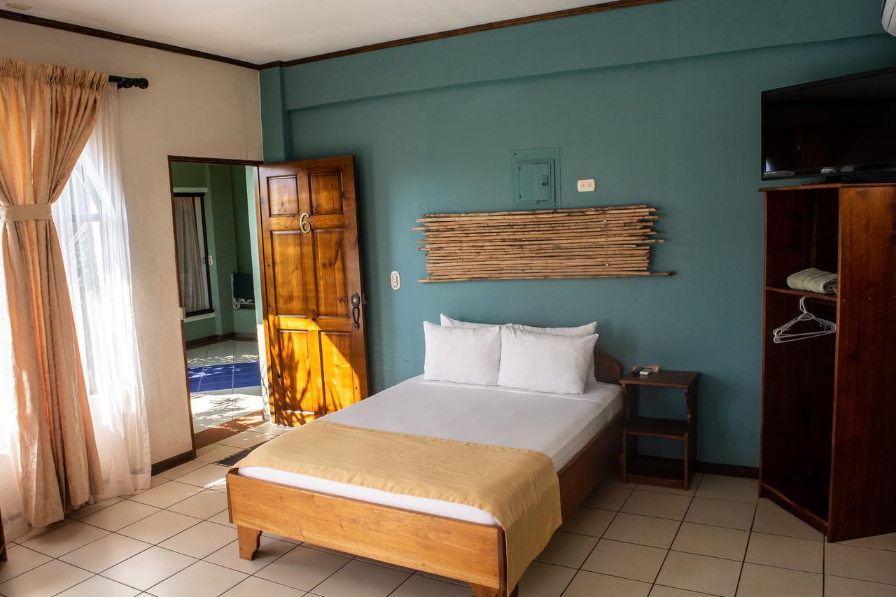 Tamarindo Hostel Resort