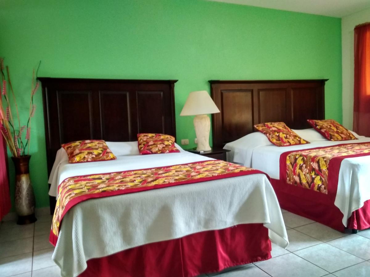 Alkamar Hotel 2*
