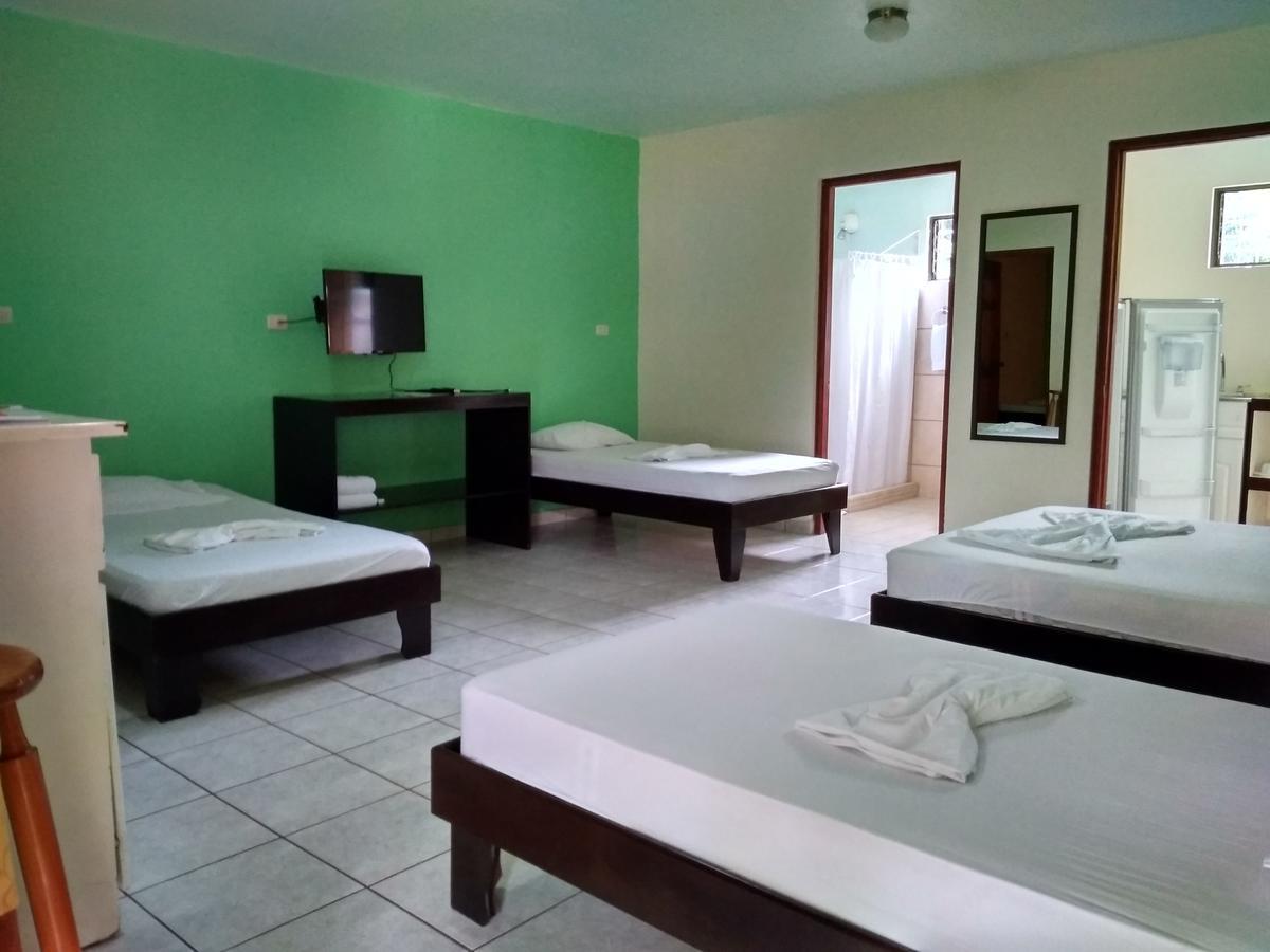 Alkamar Hotel 2*
