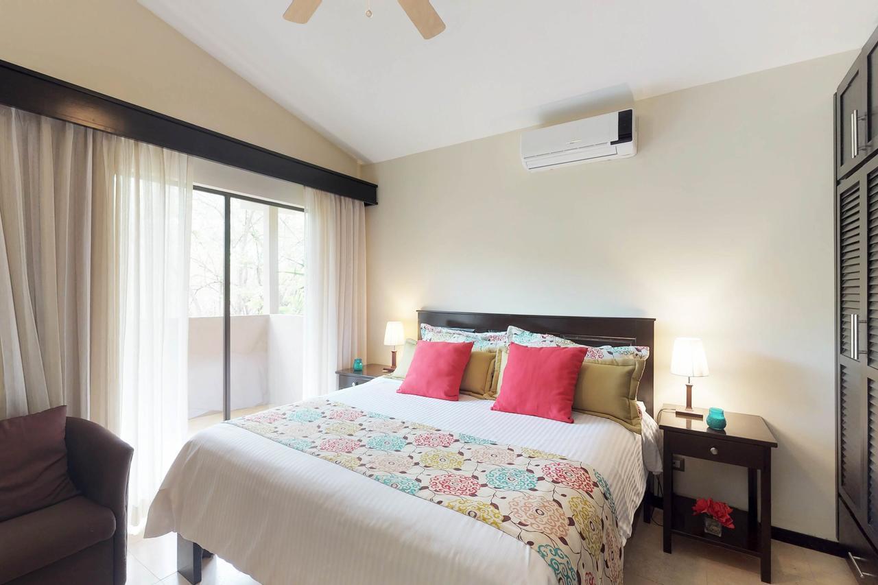 The Cove 9/10 Apartment