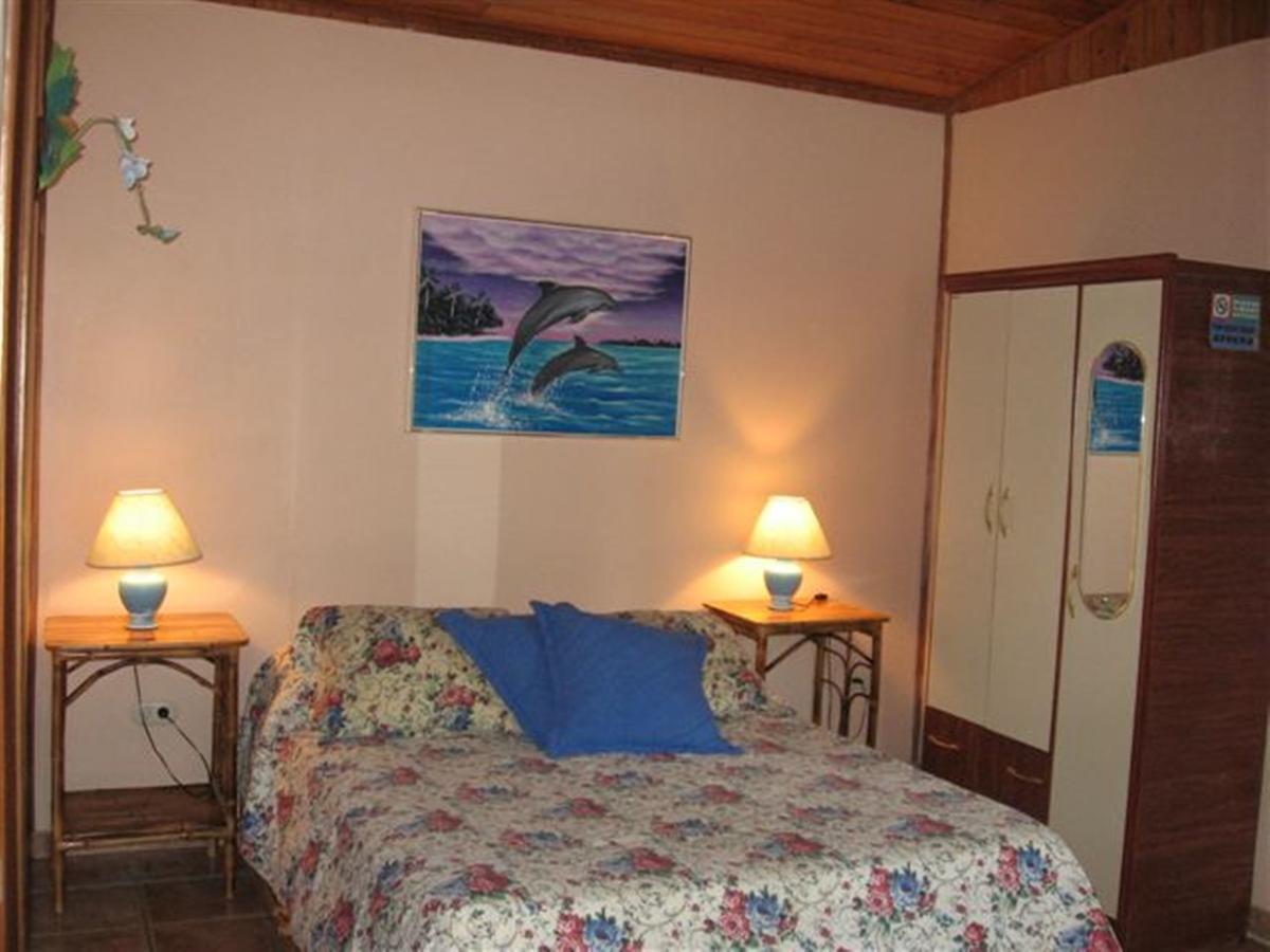 Coconut Grove Oceanfront Cottages *
