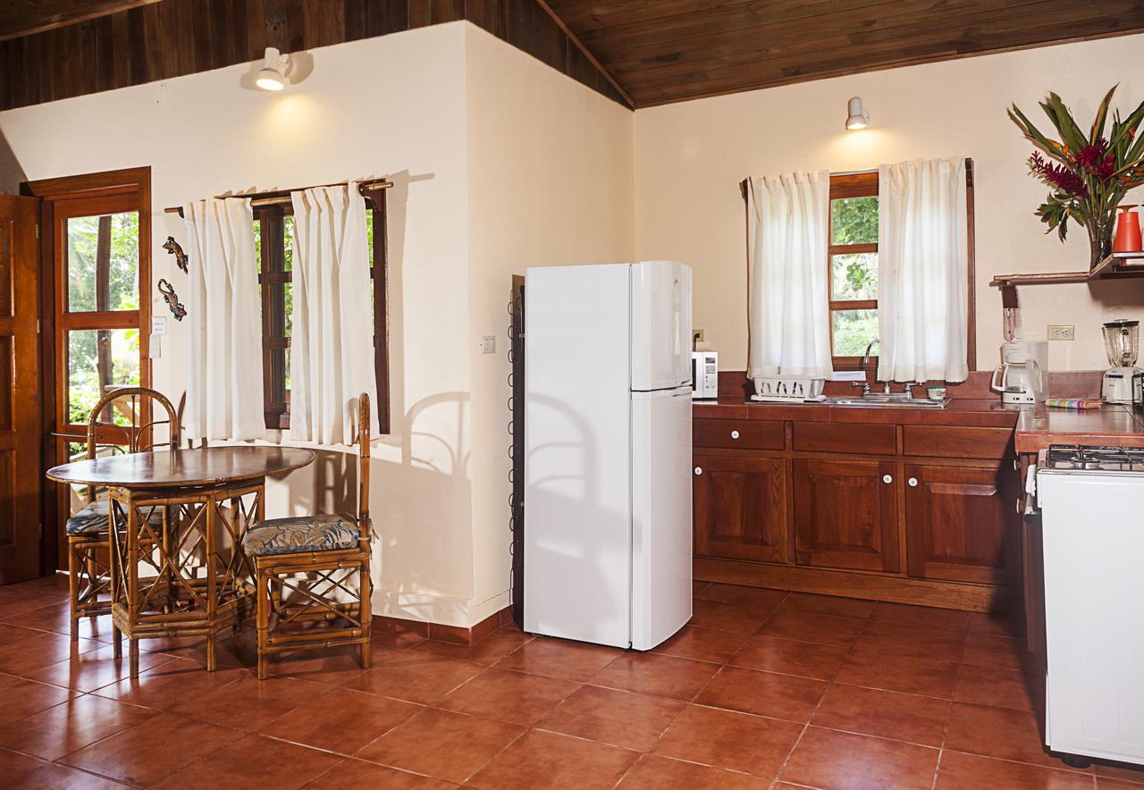 Hotel Coconut Grove Oceanfront Cottages Dominical