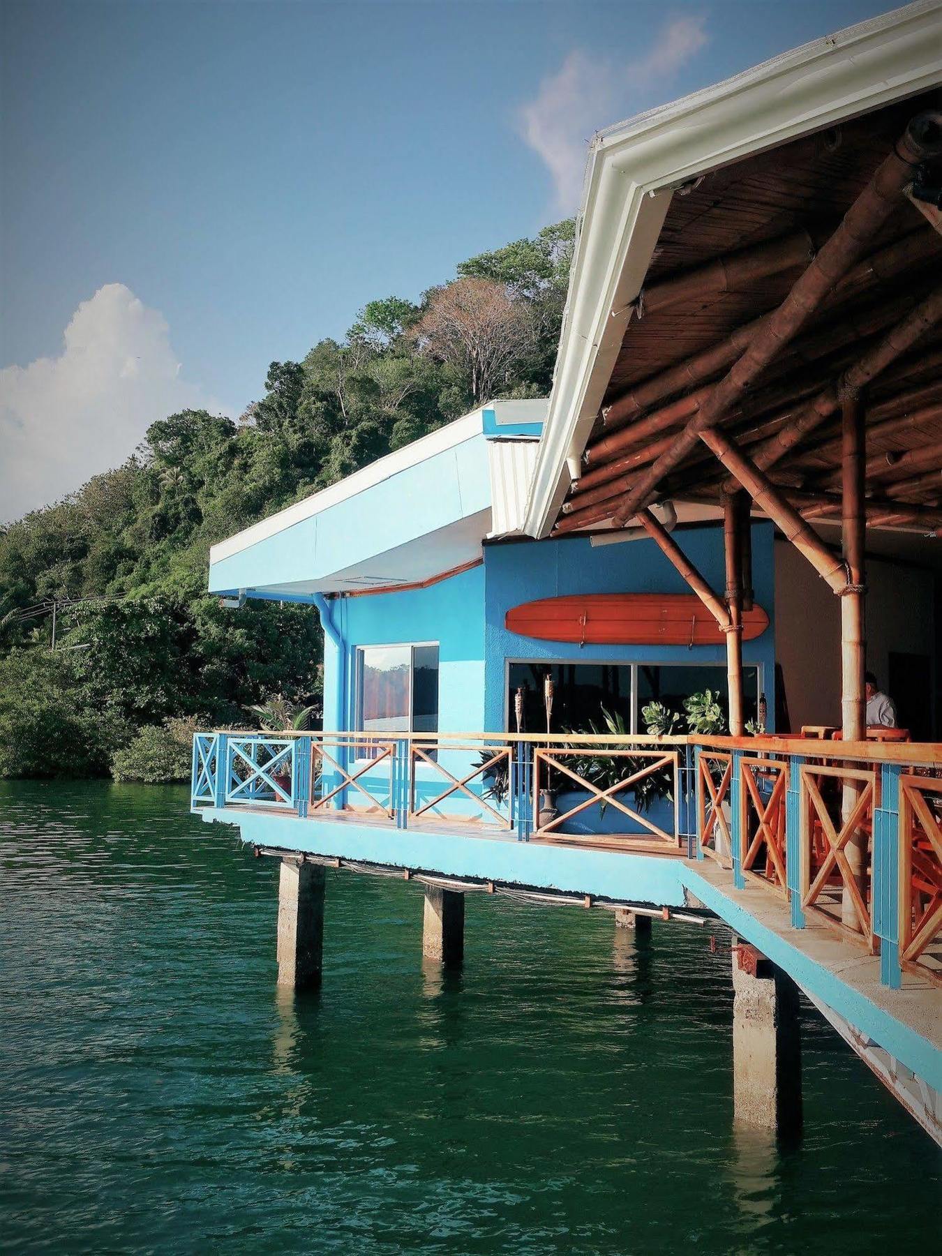 Hotel Fish Hook Marina