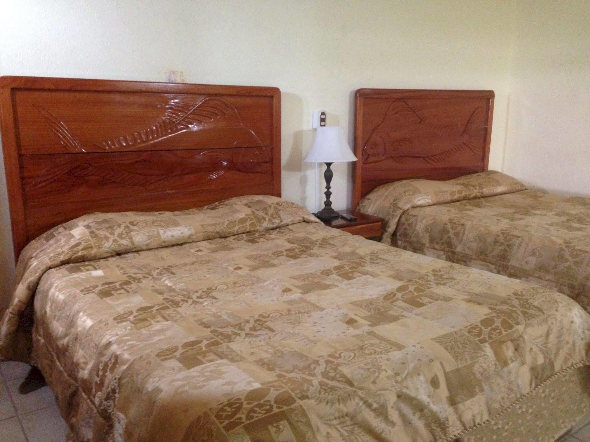 Fish Hook Marina Hotel Golfito