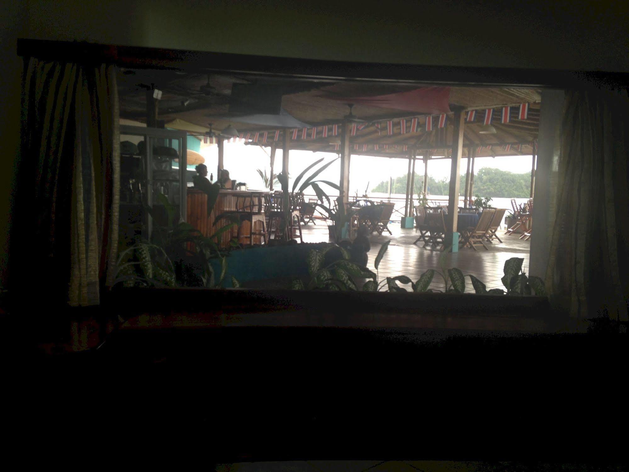 Fish Hook Marina 2*